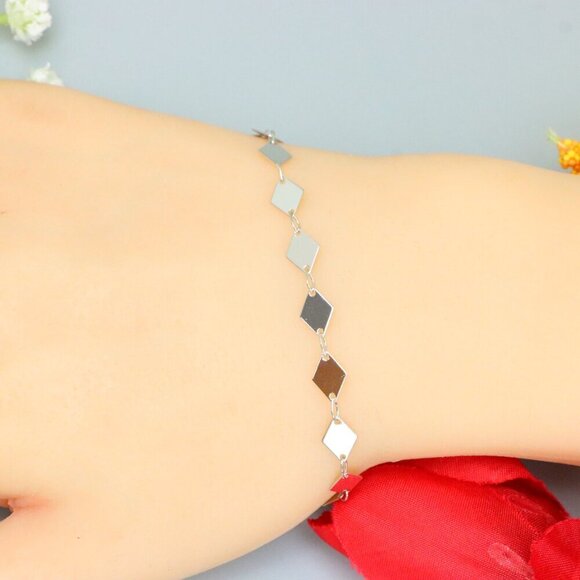 "Elegant & Trendy Bracelet, A Perfect Gift for Women, Thoughtful, EVCH1566 - Picture 2 of 10